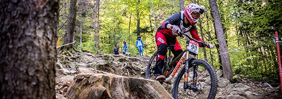 Downhill-Rennen-Berge